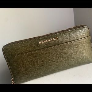 Micheal Kors wallet